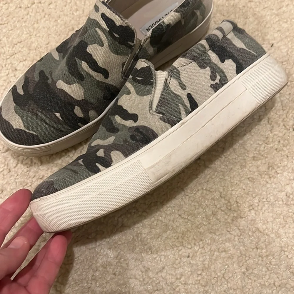 Steve Madden Camo Slip On - Picture 3 of 4